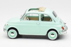 Fiat 500L Pastel Azul Norev 1:18 187777 Metal - imagem 3 de 6