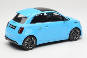 Abarth 500e Azul IXO 1:18 MCG18499 Metal - imagem 2 de 6