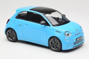Abarth 500e Azul IXO 1:18 MCG18499 Metal - imagem 4 de 6