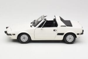 Fiat X1/9 Branco Minichamps 1:18 100121685 Metal - imagem 4 de 8