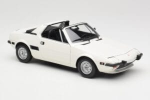 Fiat X1/9 Branco Minichamps 1:18 100121685 Metal - imagem 6 de 8
