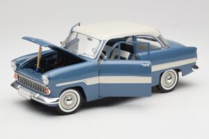 Ford Taunus 12M P2 Azul Riscas Revell 1:18 08880-M1 Metal - imagem 2 de 8
