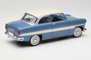 Ford Taunus 12M P2 Azul Riscas Revell 1:18 08880-M1 Metal - imagem 3 de 8