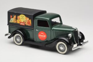 Ford Bache Coca-Cola Solido 1:18 9513 Metal - imagem 6 de 8