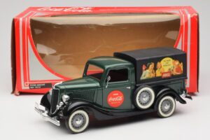 Ford Bache Coca-Cola Solido 1:18 9513 Metal - imagem 8 de 8