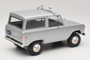 Ford Bronco Speed Movie GreenLight 1:18 19074 Metal - imagem 3 de 7