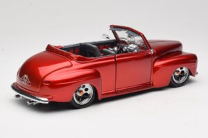 Ford Cabriolet Red Metallic Road Signature 1:18 30028 Metal - imagem 3 de 8