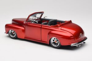Ford Cabriolet Red Metallic Road Signature 1:18 30028 Metal - imagem 7 de 8