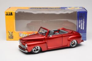 Ford Cabriolet Red Metallic Road Signature 1:18 30028 Metal - imagem 8 de 8