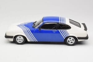 Ford Capri Mk2 3.0 Branco com Riscas Azuis Minichamps 1:18 155788600 Metal - imagem 3 de 6