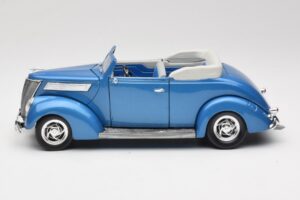 Ford Cabriolet Azul Road Signature 1:18 92238 Metal - imagem 4 de 8