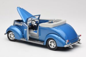Ford Cabriolet Azul Road Signature 1:18 92238 Metal - imagem 5 de 8
