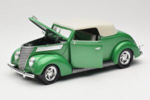 Ford Cabriolet Verde Road Signature 1:18 92239 Metal - imagem 2 de 8