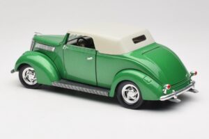 Ford Cabriolet Verde Road Signature 1:18 92239 Metal - imagem 7 de 8