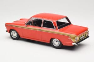 Ford Cortina Lotus Red & Gold Stripe MCG 1:18 MCG18532 Metal - imagem 5 de 6