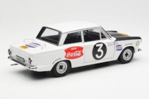 Ford Cortina Mk1 #3 P. Hughes / B. Young African Safari Rally 1964 AUTOart 1:18 86428 Metal - imagem 3 de 8