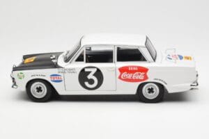 Ford Cortina Mk1 #3 P. Hughes / B. Young African Safari Rally 1964 AUTOart 1:18 86428 Metal - imagem 4 de 8