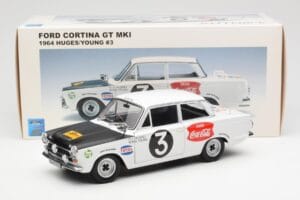 Ford Cortina Mk1 #3 P. Hughes / B. Young African Safari Rally 1964 AUTOart 1:18 86428 Metal - imagem 8 de 8