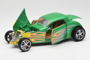 Ford Coupe Verde com Fogo Road Signature 1:18 30109 Metal - imagem 2 de 8