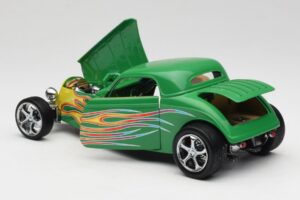 Ford Coupe Verde com Fogo Road Signature 1:18 30109 Metal - imagem 5 de 8