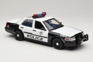 Ford Crown Victoria Police Interceptor The Hangover Movie Greenlight 1:18 12911 Metal - imagem 4 de 6