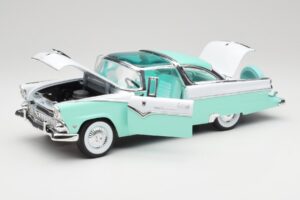 Ford Crown Victoria Seafoam Verde & Branco Road Legends 1:18 92138 Metal - imagem 2 de 7
