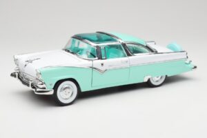 Ford Crown Victoria Seafoam Verde & Branco Road Legends 1:18 92138 Metal