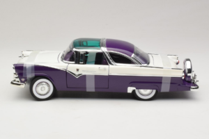 Ford Crown Victoria Branco Roxo Road Signature 1:18 92138-P1 Metal - imagem 3 de 6