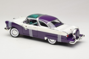 Ford Crown Victoria Branco Roxo Road Signature 1:18 92138-P1 Metal - imagem 5 de 6