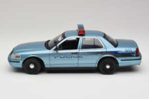 Ford Crown Victoria Police Cruiser Twilight Blue Greenlight 1:18 01643 Metal - imagem 4 de 8