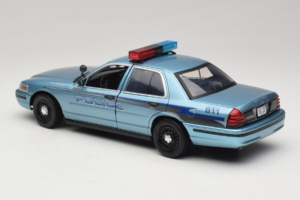Ford Crown Victoria Police Cruiser Twilight Blue Greenlight 1:18 01643 Metal - imagem 7 de 8