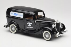 Ford Delivery Truck Ford Parts Preto Solido 1:18 8417 Metal - imagem 6 de 8