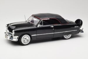 Ford Deluxe Cabriolet Preto Maisto 1:18 31681 Metal