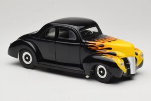 Ford Deluxe Hot Rod Preto Universal Hobbies 1:18 6002 Metal - imagem 6 de 8