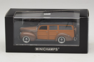 Ford DeLuxe Woody Station Wagon Castanho Minichamps 1:43 400082111 Metal - imagem 4 de 4