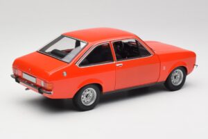 Ford Escort Mk2 Signal Orange Minichamps 1:18 150084100 Metal - imagem 3 de 8
