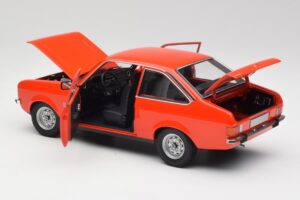 Ford Escort Mk2 Signal Orange Minichamps 1:18 150084100 Metal - imagem 5 de 8