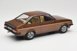 Ford Escort Mk2 RS 2000 Brown Metallic MCG 1:18 MCG18530 Metal - imagem 2 de 6