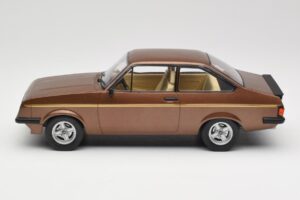 Ford Escort Mk2 RS 2000 Brown Metallic MCG 1:18 MCG18530 Metal - imagem 3 de 6