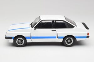 Ford Escort Mk2 RS 2000 X-Pack Diamond Branco & Azul Stripe MCG 1:18 MCG18350 Metal - imagem 3 de 6