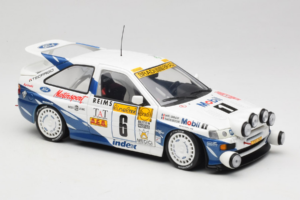 Ford Escort RS Cosworth Mobil 1 #6 F. Delecour / D. Grataloup Rally Monte Carlo Night Version Winner 1994 UT Models 1:18 3945 - imagem 6 de 8