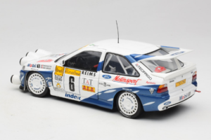 Ford Escort RS Cosworth Mobil 1 #6 F. Delecour / D. Grataloup Rally Monte Carlo Night Version Winner 1994 UT Models 1:18 3945 - imagem 7 de 8