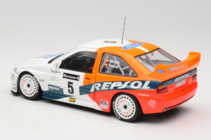 Ford Escort RS Cosworth Repsol #5 C. Sainz / L. Moya RAC Rally 1997 UT Models 1:18 39750 Metal - imagem 7 de 8