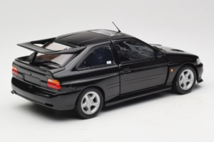 Ford Escort RS Cosworth Black Metallic Minichamps 1:18 150089020 Metal - imagem 3 de 8