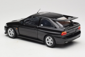 Ford Escort RS Cosworth Black Metallic Minichamps 1:18 150089020 Metal - imagem 7 de 8