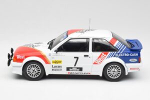 Ford Escort RS Turbo #7 Lotto Haspengouw Rally 1985 MCG 1:18 MCG18421 Metal - imagem 3 de 6