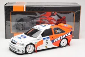 Ford Escort WRC #5 C. Sainz / L. Moya Winner Acropolis Rally 1997 IXO 1:18 18RMC172A Metal - imagem 6 de 6