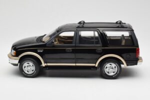 Ford Expedition Eddie Bauer Preto UT Models 1:18 22710 Metal - imagem 5 de 7