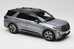 Ford Explorer Cinzento OEM 1:18 FORD2020 Metal - imagem 6 de 8