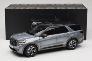 Ford Explorer Cinzento OEM 1:18 FORD2020 Metal - imagem 8 de 8